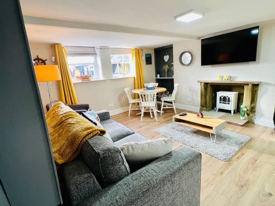 Swordfish Cottage **Next To The Harbour** Whitby Extérieur photo