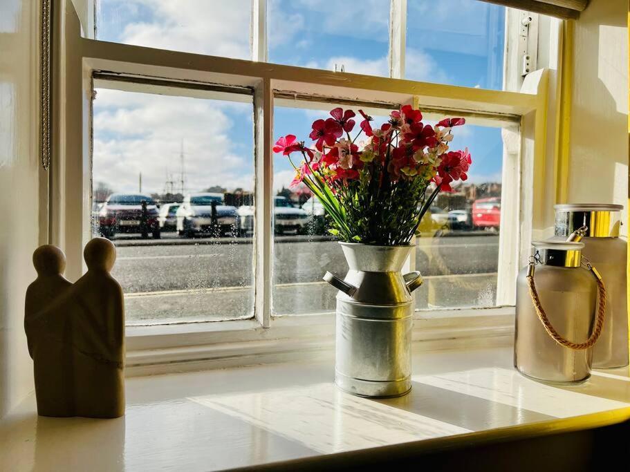 Swordfish Cottage **Next To The Harbour** Whitby Extérieur photo