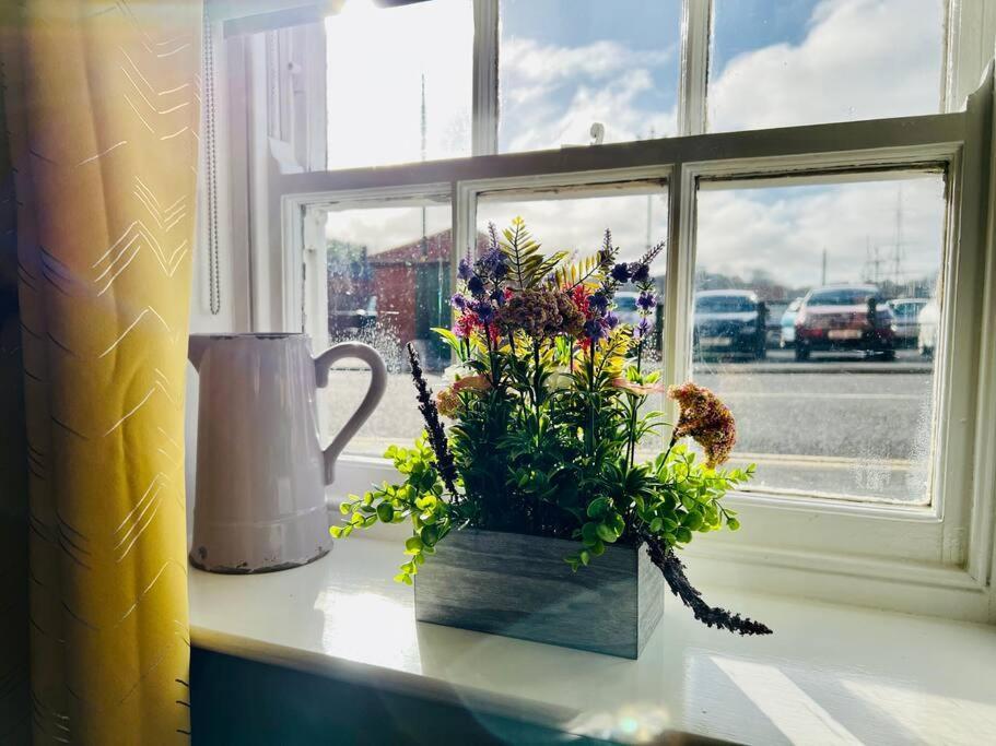 Swordfish Cottage **Next To The Harbour** Whitby Extérieur photo